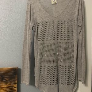 Detailed long sleeve shirt